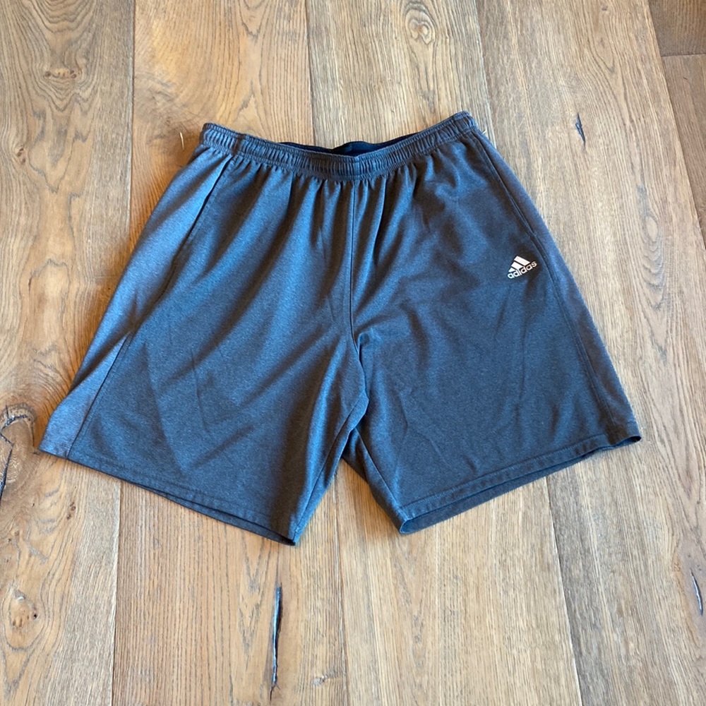 Excellent condition Adidas Mens XL shorts.